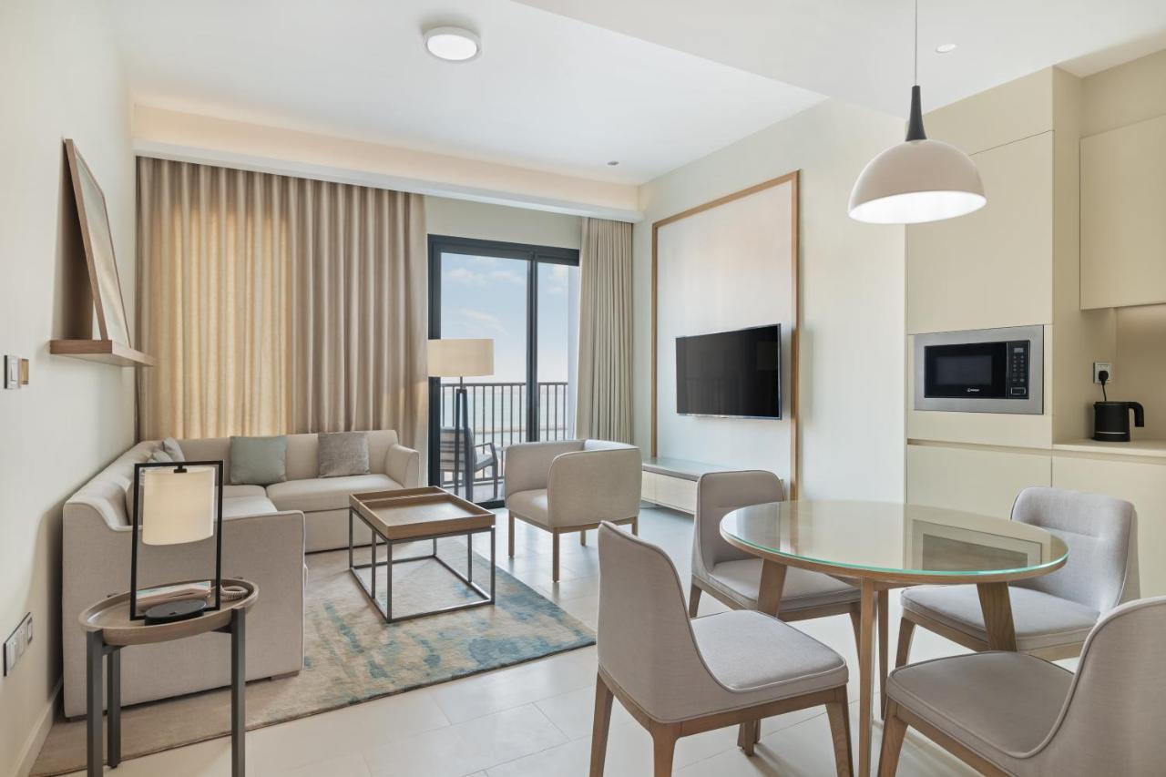 Vida Beach Resort Marassi Al Bahrain Manama Exterior photo A living room at the Hilton Ras Al Khaimah